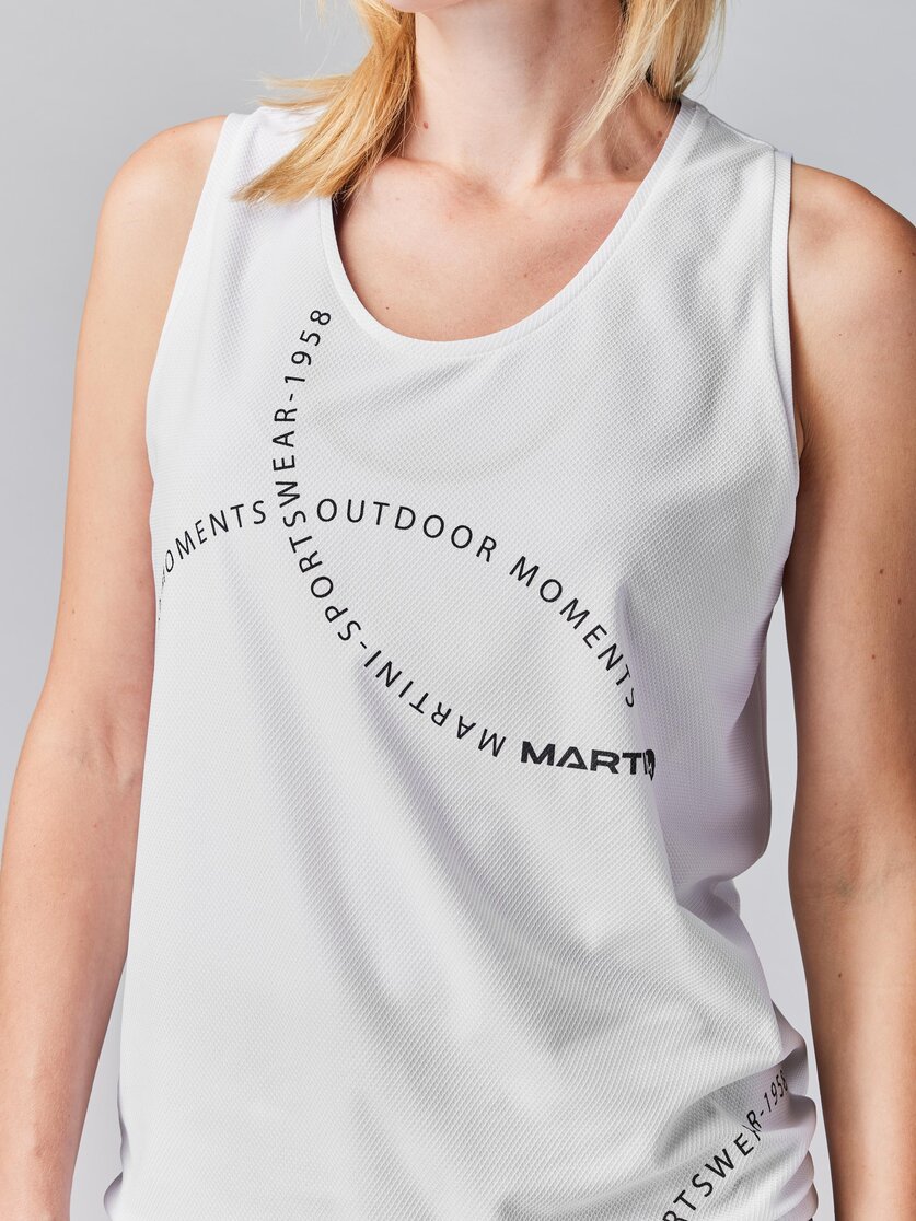 Martini Sportswear - FIRSTLIGHT Sleeveless Shirt Straight W - Tops in greenery - Detail 2 - Damen