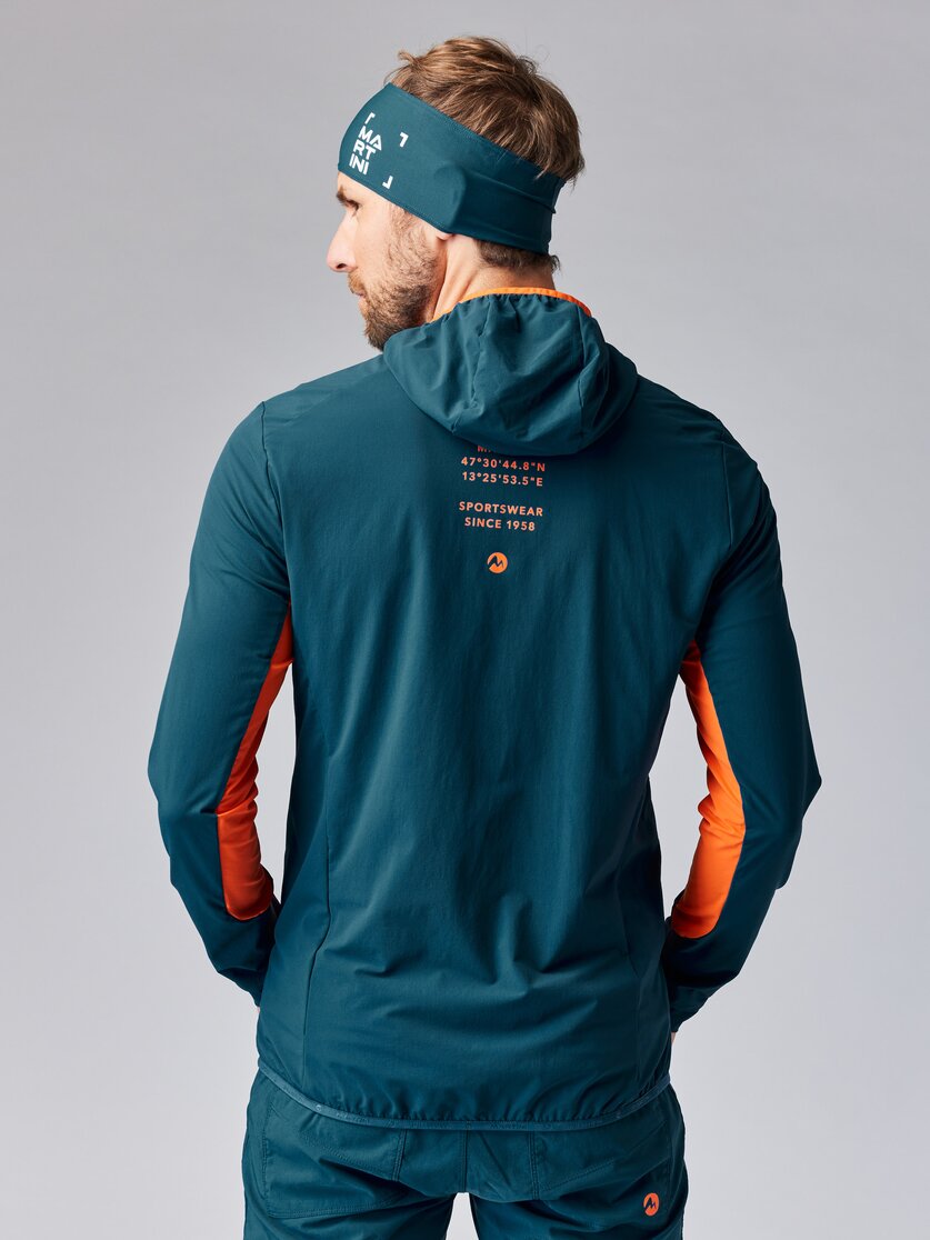 Martini Sportswear - ALPMATE Midlayer Jacket M - Midlayers in mosstone-black - rear view model - Men