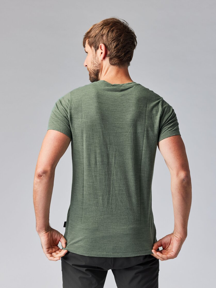 Martini Sportswear - TREKTECH Shirt Straight M - T-Shirts in mosstone - Rückansicht Model - Herren