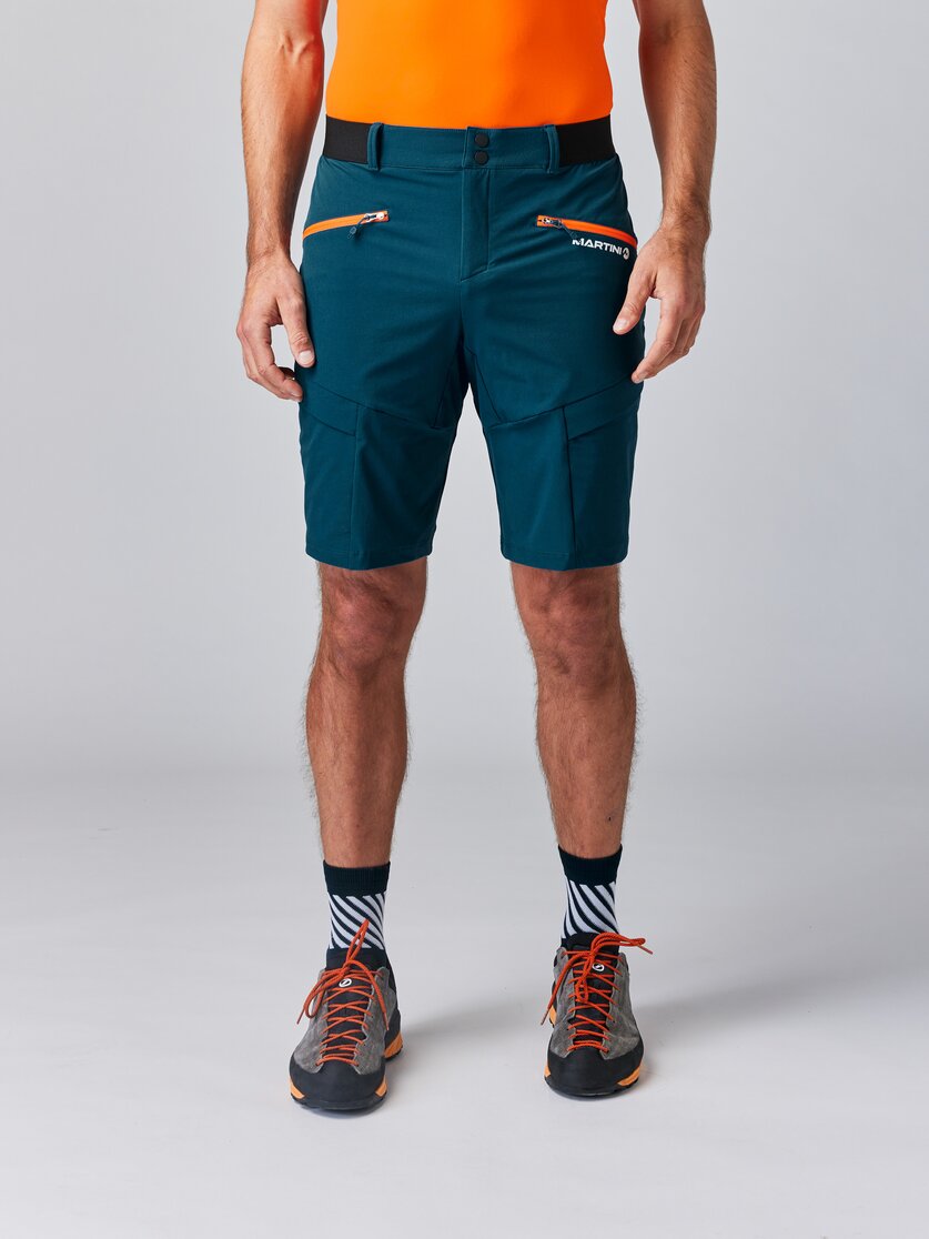 Martini Sportswear - ALPMATE Shorts Dynamic M - Shorts in mosstone-greenery - front view model - Men