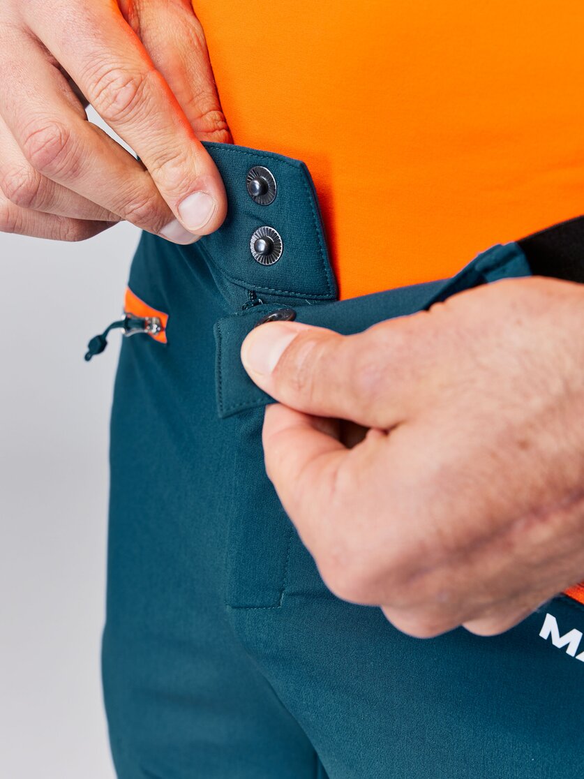 Martini Sportswear - ALPMATE Shorts Dynamic M - Shorts in mosstone-greenery - Detail 3 - Men