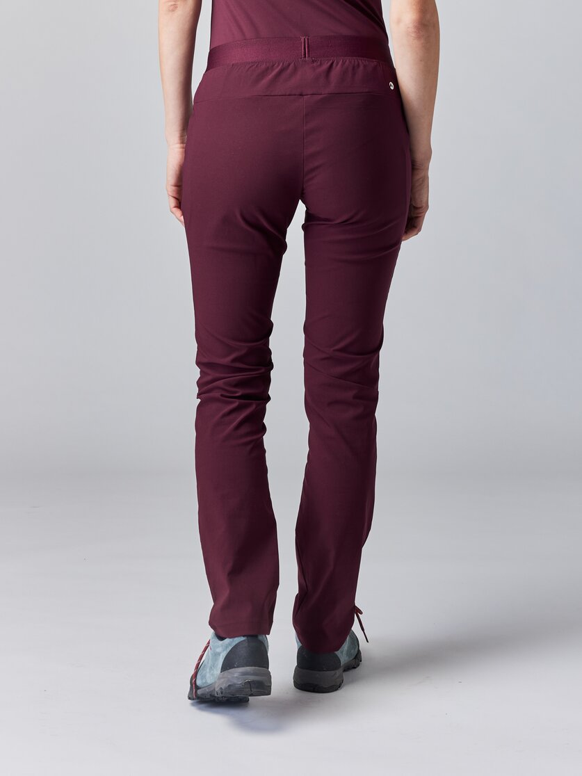 Martini Sportswear - HILLCLIMB Pants W "K" - Lange Hosen in Kurzgrößen in mosstone - Rückansicht Model - Damen