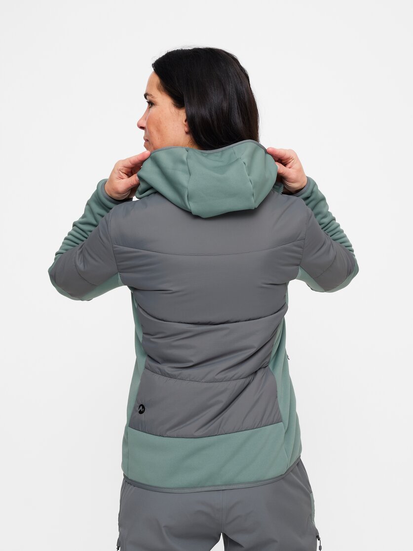 Martini Sportswear - Yalca Hybrid Jacket Primaloft®W - Hybridjacken in true navy-moon - Rückansicht Model - Damen