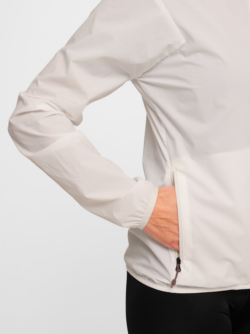 Martini Sportswear - Alpmate WB Jacket W - Windbreaker Jacken in black-white - Detail 2 - Damen