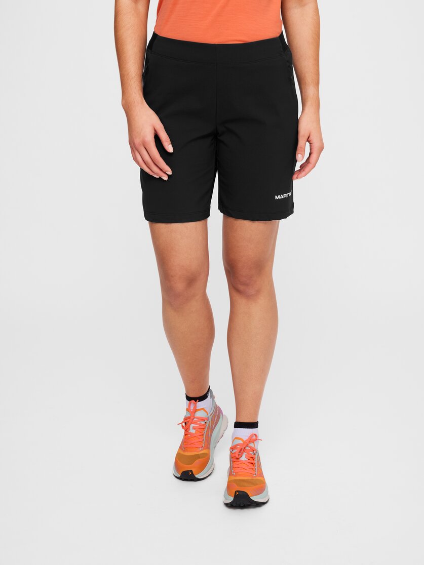 Martini Sportswear - Highventure Alpine Shorts W - Kurze Hosen in black - Vorderansicht Model - Damen