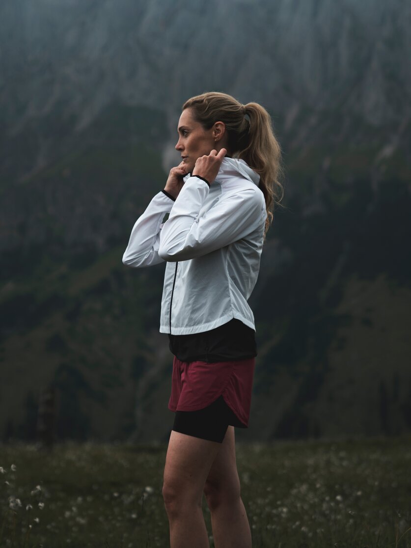 Martini Sportswear - Hillclimb Blaze 2in1 Shorts W - Kurze Hosen in black - Detail 4 - Damen