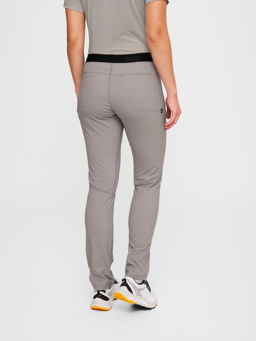 Martini Sportswear - Via Pants W - Lange Hosen in black - Rückansicht Model - Damen