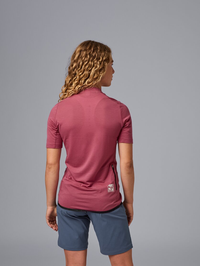 Martini Sportswear - Flowtrail Halfzip Shirt W - T-Shirts in black - rear view model - Women
