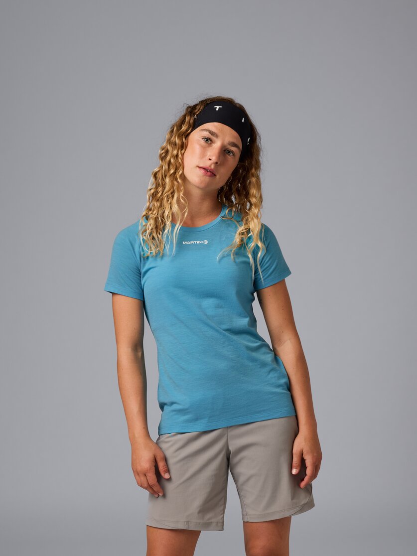 Martini Sportswear - Sunrise Shirt W - T-Shirts in black - vista frontale modello - Donna