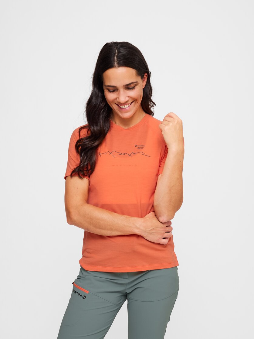 Martini Sportswear - Highventure Loom Shirt W - T-Shirts in black - Vorderansicht Model - Damen