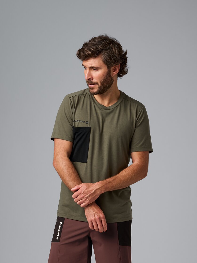 Martini Sportswear - Hillclimb Style Shirt M - T-Shirts in white - vista frontale modello - Uomo