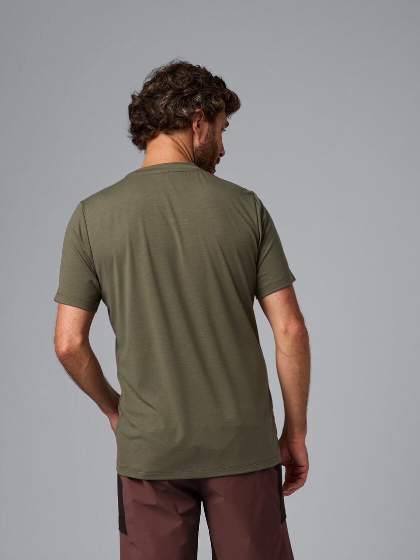 Martini Sportswear - Hillclimb Style Shirt M - T-Shirts in white - vista laterale modello - Uomo